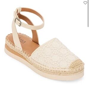 New a.n.a Women’s Clayson Wedge Sandals- Size 7M